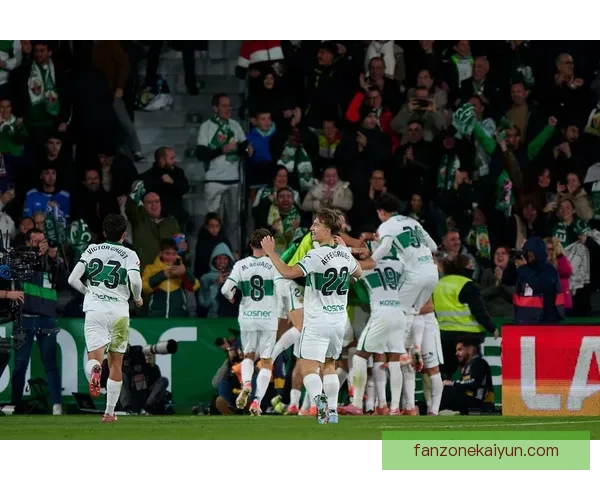 西甲埃尔切队史升甲表现分析与发展趋势解读